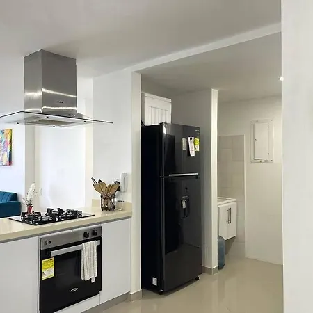 Apartment Beachfront Bliss, Your Ocean Escape