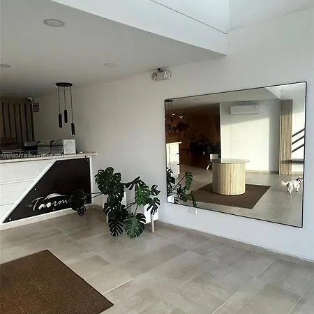 Apartment Beachfront Bliss, Your Ocean Escape