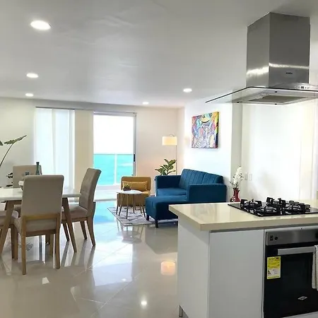 Beachfront Bliss, Your Ocean Escape Apartamento *
